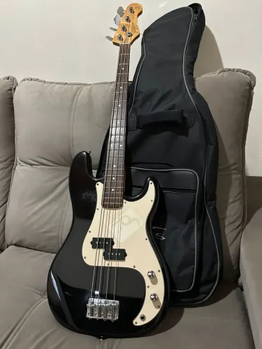 Baixo Tagima Precision