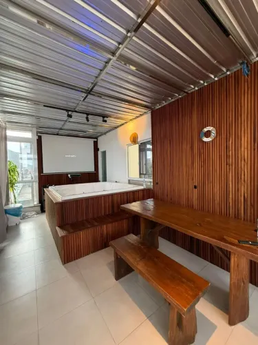Alugo Excelente Casa Mobiliada no Centro em Balneário Camboriú-Sc 