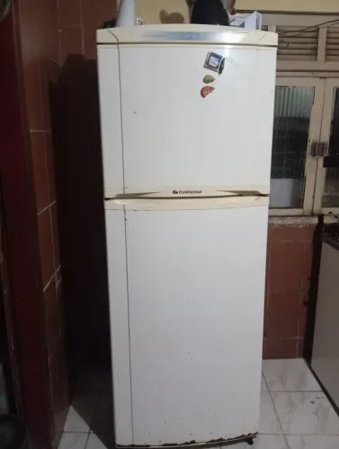 Geladeira com defeito não gela