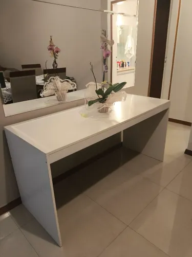 ?Mesa de Estudos / Home Office em MDF Branco - 1,50m x 0,60m