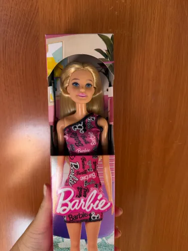 Barbie loira NOVA NA CAIXA