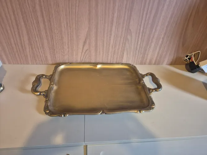 Bandeja restaurada em vintage ouro velho