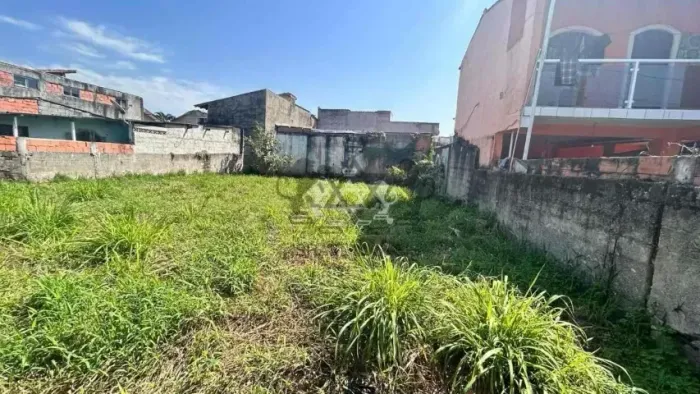 Terreno no Canto do Mar