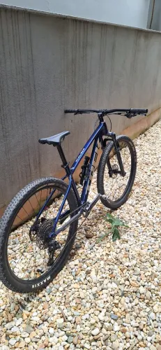 Trek X-Caliber 8 Aro 29 - Shimano XT - RockShox - Excelente Estado