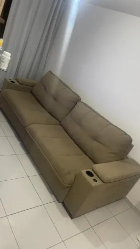 Sofá Retrátil e Reclinável 2,90m com Porta-Copos - Excelente Estado