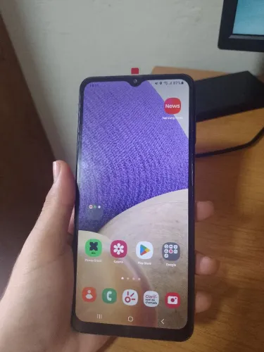 A32 5g, 128 gb, 4 giga ram. com película de proteção de fábrica e película 3d de brinde.