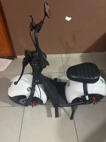 Scooter elétrica TUI