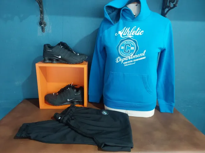 Kit moleton com capuz P calça P/M tênis 39