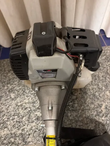 Roçadeira gasolina TOYAMA pouquíssimo uso