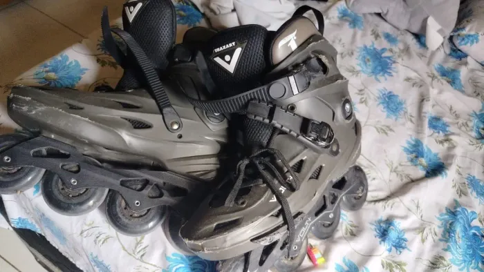 Patins traxart tamanho 43/44 (usado apenas 4 vezes)