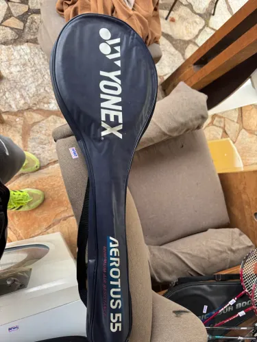 Raquete de badminton YONEX aerotus 55