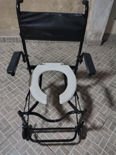 Cadeira de banho fecha exc pra transportar