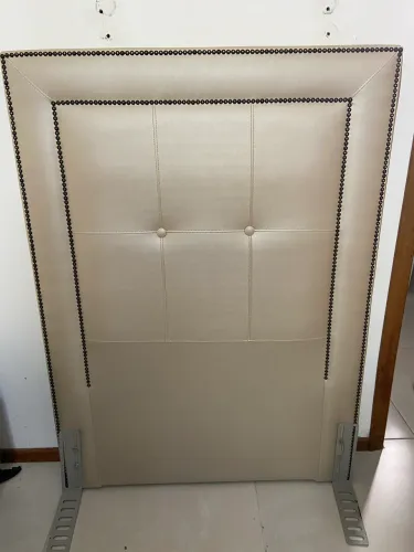 Encosto para a cama