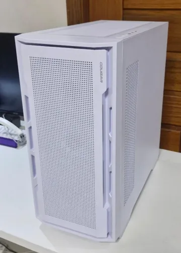 Gabinete Branco Cougar Uniface, Mid Tower, 4 Fans Inclusas, suporta water cooler de 420mm