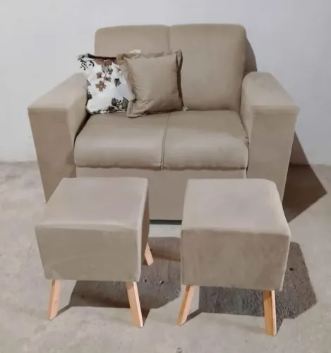 Sofá com puffs