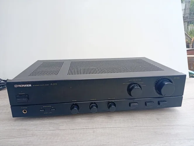 Amplificador A-201 Pioneer-Funcionando certinho.