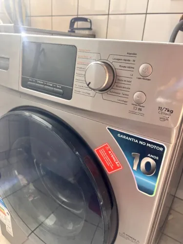 Lava e Seca TCL 11Kg / 7Kg Prata Inverter com lavagem a seco 110V