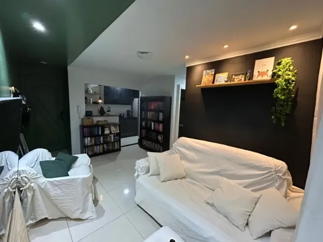 Oportunidade no Resgate: 2/4 (1 suíte) com cozinha planejada e excelente localização!