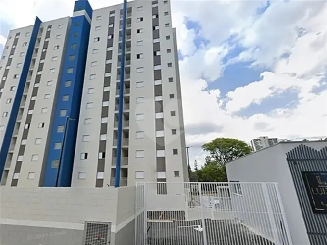 Apartamento térreo 2 quartos com suíte, varanda gourmet e quintal