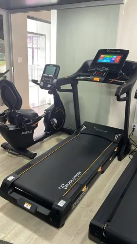 M- ESTEIRA ERGOMÉTRICA, PARA SUA RESIDÊNCIA, ACADEMIA, CLUBES, STUDIO E CONDOMÍNIO