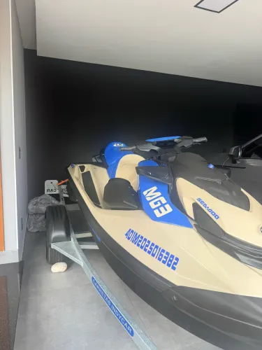 JET SKI MUITO NOVO  WAKE 170 COM SOM - PRONTO PRA ÁGUA ? 