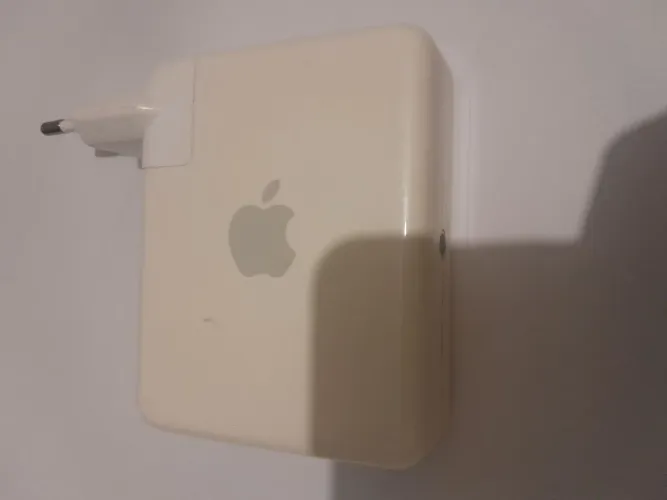 Apple AirPort Express.
