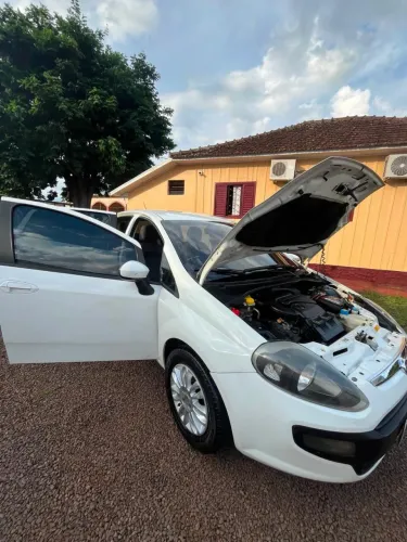 Fiat Punto Attractive 1.4 Fire Flex 8V 5P 2014