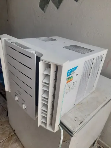 Ar condicionado seminovo