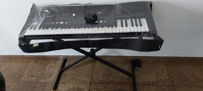 Teclado Yamaha PSR E363