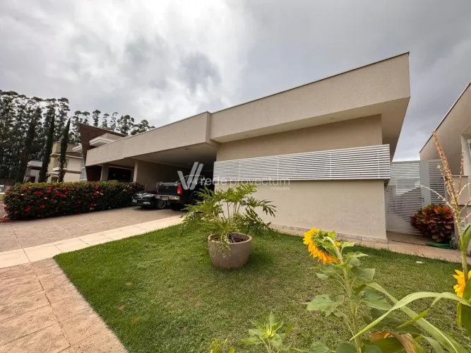 Casa térrea à venda no condomínio Athenas na cidade de Paulínia.