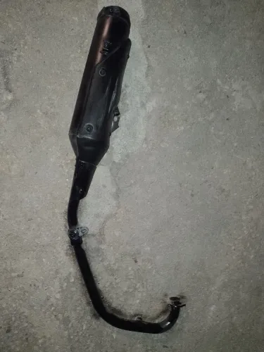 Cano de moto e aranha .