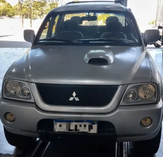 Mitsubishi L200 Sport HPE 2.5 4X4 CD DTI Dies. Mec. 2005