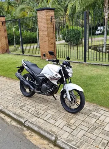 YAMAHA FAZER 2015 250cc FLEX ? EXCELENTE ESTADO