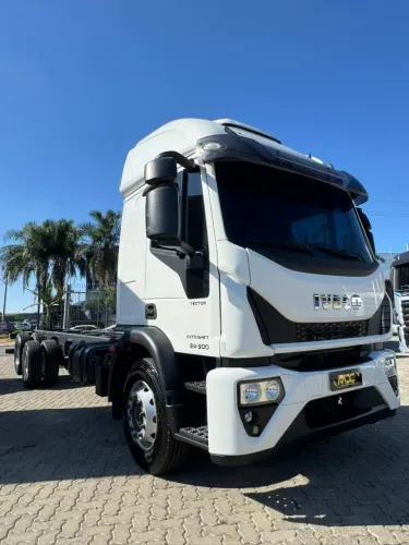 IVECO TECTOR 24-300 6x2 AUTOMATICO