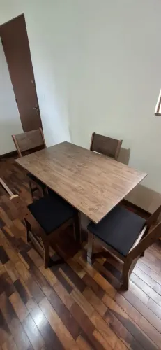 MESA 4 CADEIRAS