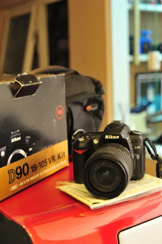 Camera profissional Nikon D90 Na caixa + lente 18-105mm + Bolsa Lowepro + cartão SD