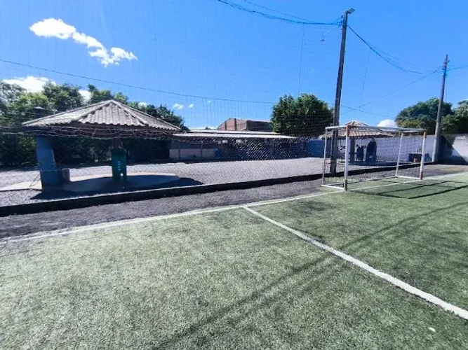 Centro Esportivo com AMPLO estacionamento próximo centro de Criciúma ACEITA parcelamento
