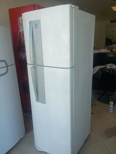 Geladeira Eletrolux Frost Free 382L