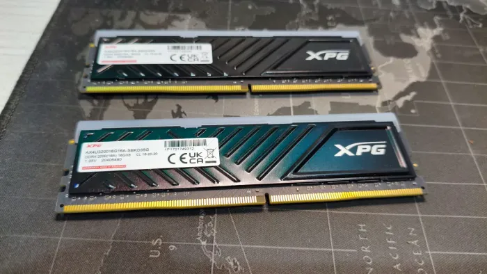 2 Memórias XPG Spectrix D35G 2x16gb 3200m hz