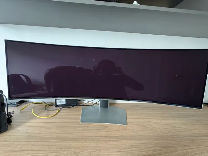 Monitor Samsung Odyssey OLED G9 49? quebrado (painel trincado) funcionando para peças