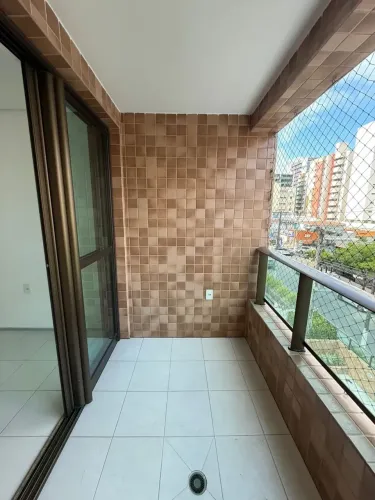 Apt 3/4 -nascente -varanda- na sandoval arroxelas-ponta verde.