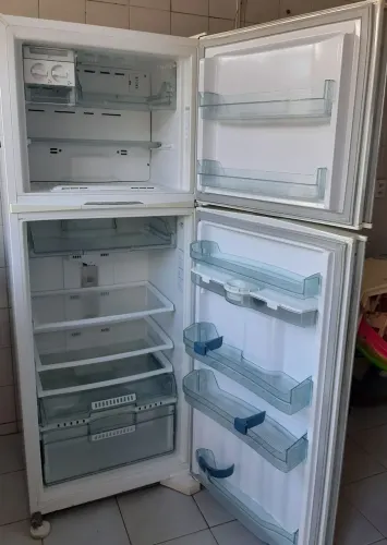 Geladeira / refrigerador Eletrolux