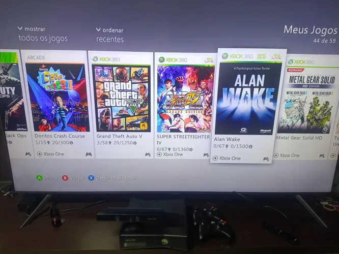 Xbox 360 lacrado de fabrica hd Original dele 2 controles 59 jogos no hd Originais