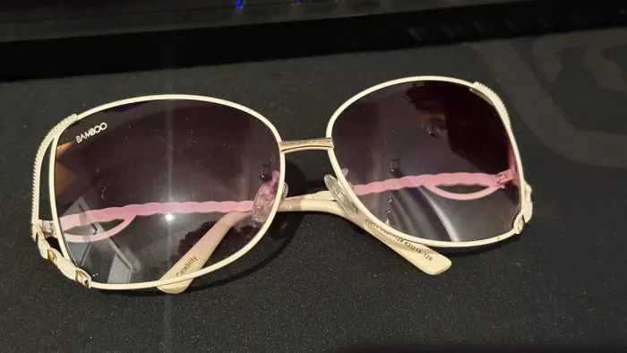 Óculos de sol bamboo Brasil Lentes roxas 