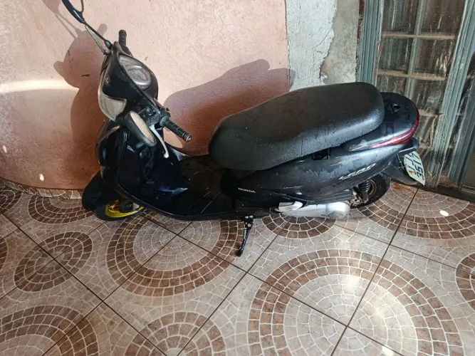 Vende-se Honda lead 