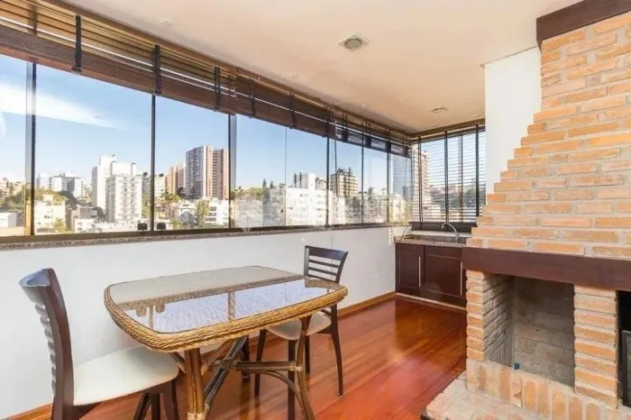 Apartamento com 3 de dormitorios no bairro Higienópolis, Porto Alegre