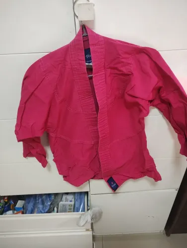 Vendo dois kimonos Rosa, M0 Shiroy.