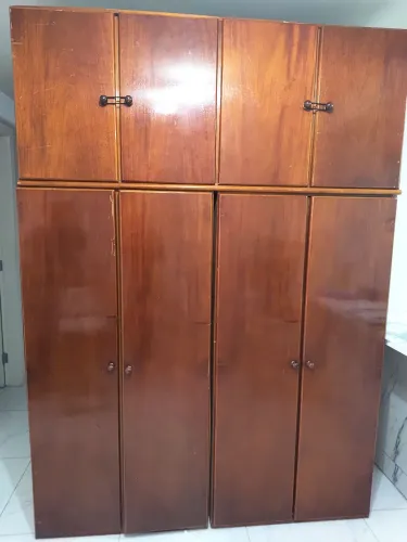Guarda- roupa madeira 6 portas 3 gvetas