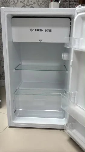 Frigobar Hisense 90L impecável