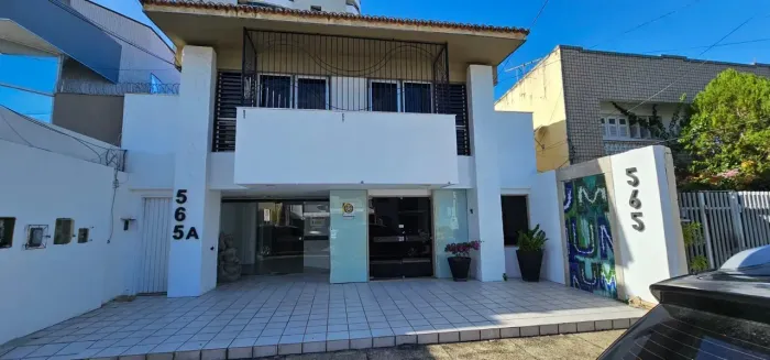 Imóvel para aluguel e venda tem 320 metros quadrados com 6 quartos em Petrópolis - Natal -